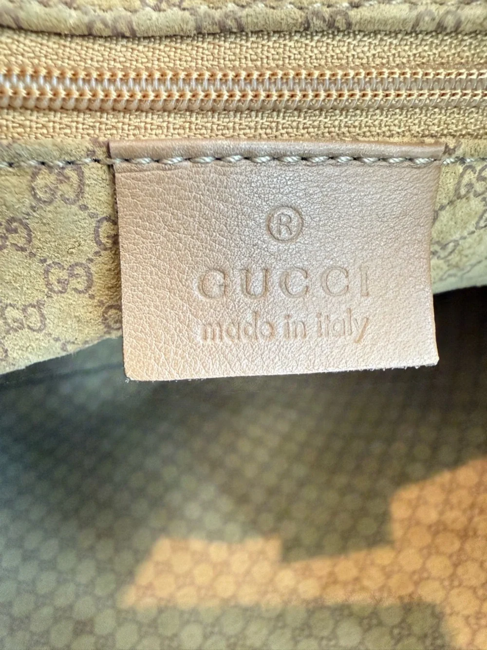 Gucci ‘GG Supreme Jackie’
